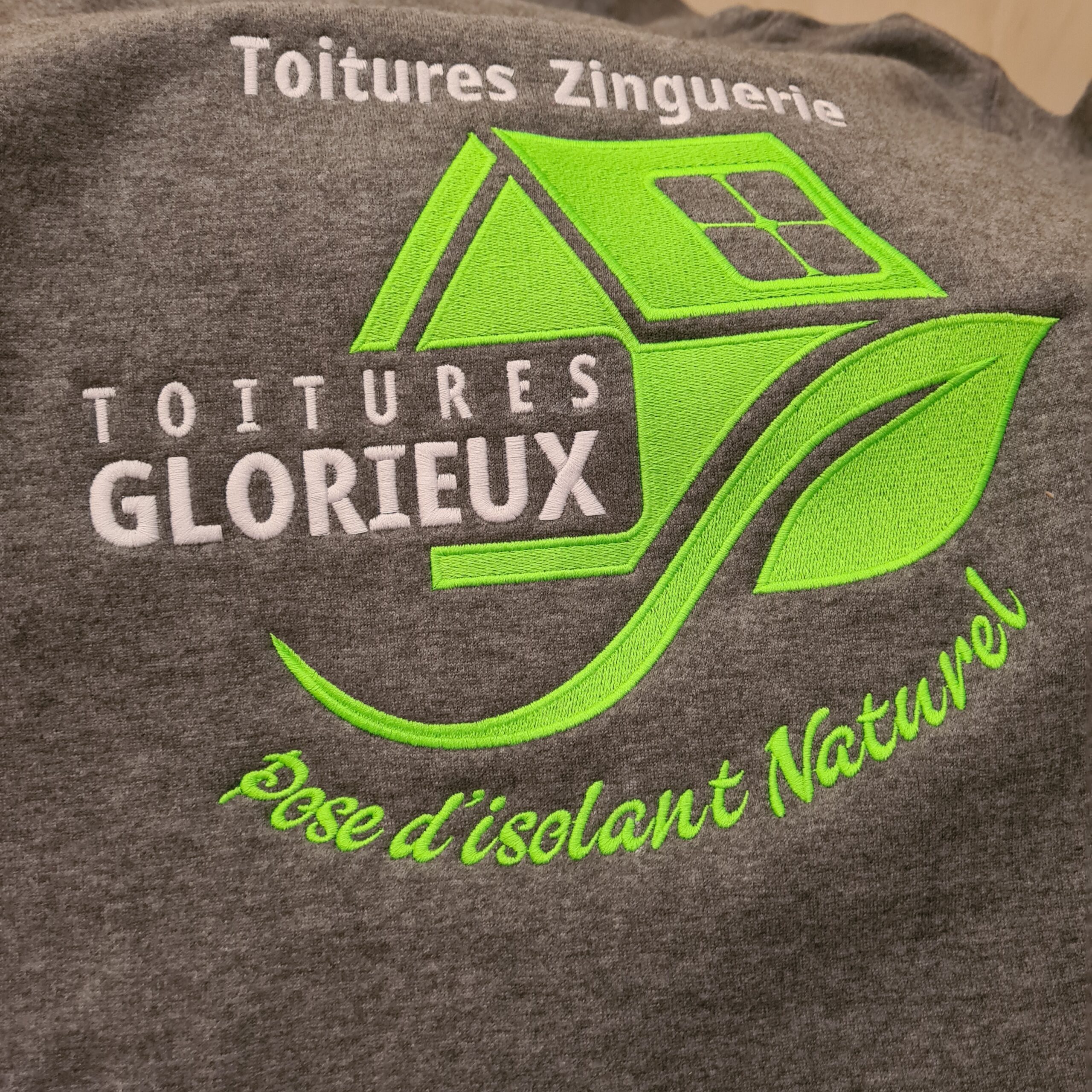 Flocages et broderies des vêtements pour Toitures Glorieux